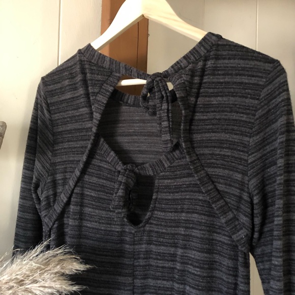 Francesca’s Tie Back Dress - Picture 3 of 5